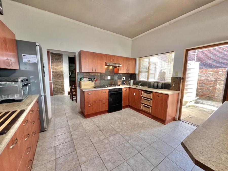 4 Bedroom Property for Sale in Wavecrest Eastern Cape